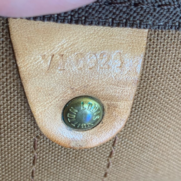 Gorgeous Keepall 60 Bandolier - Picture 13 of 17